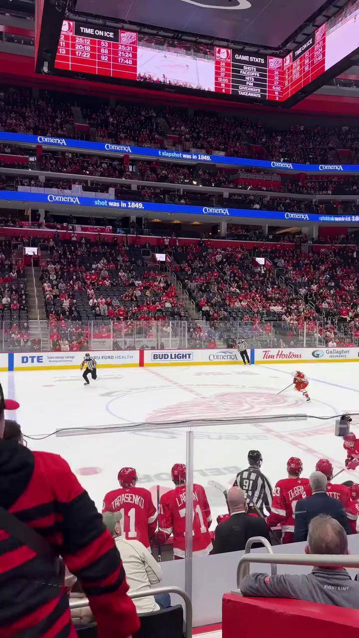 jiuyou游戏-凯恩重返赛场，出色防守首场状态出色，加拿大队观众沸腾！